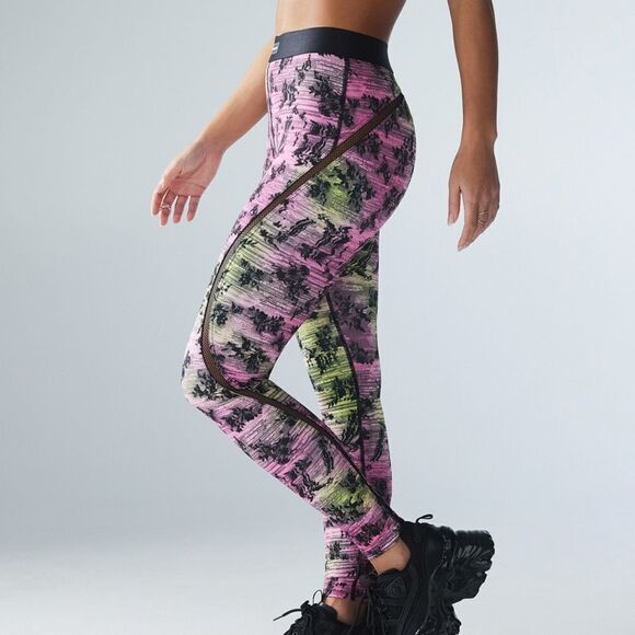 Savage X Fenty Flow High-Waist Trimmed Legging Pink/Black M NWT IN PACKAGING - Picture 3 of 7